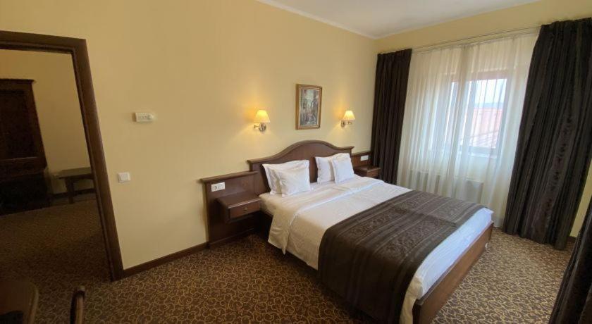 Hotel Leul De Aur Sebeş Εξωτερικό φωτογραφία